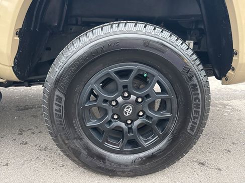 Used 2020 Toyota Tacoma SR5 image 27