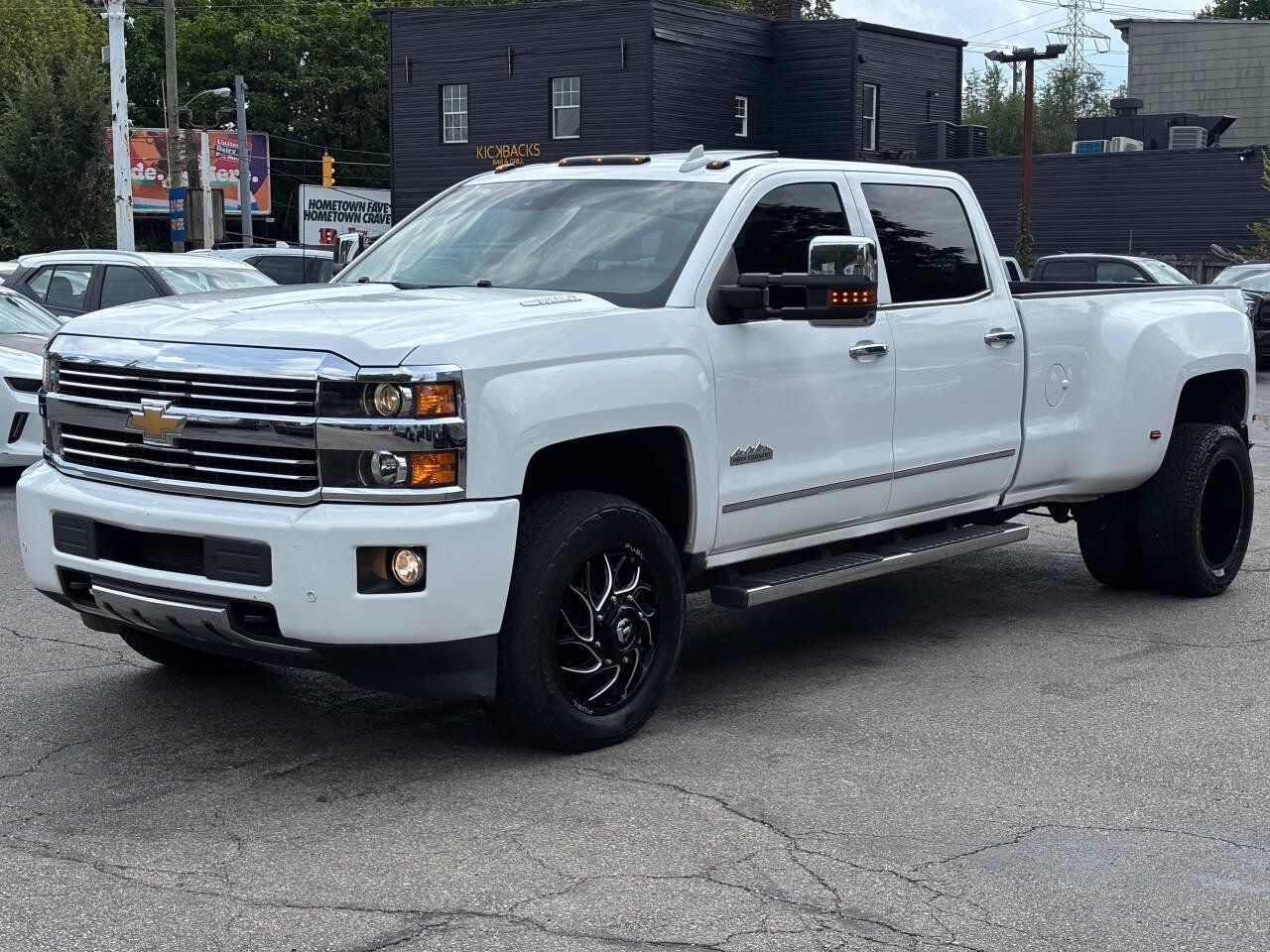 Used 2015 Chevrolet Silverado 3500 High Country w/ Duramax Plus Package AWD/4WD image 4