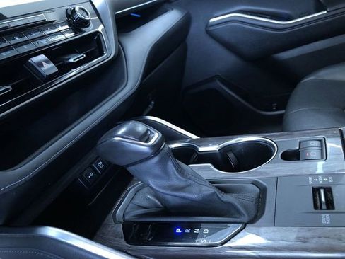 Used 2021 Toyota Highlander Limited image 28