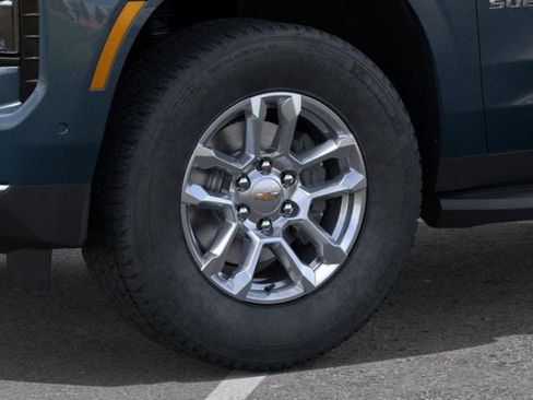 New 2026 Chevrolet Suburban LT image 9