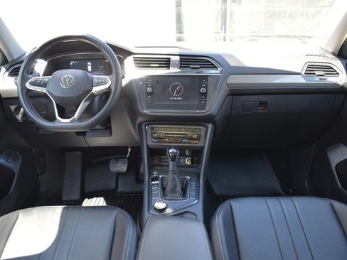 Used 2022 Volkswagen Tiguan SE AWD/4WD image 19