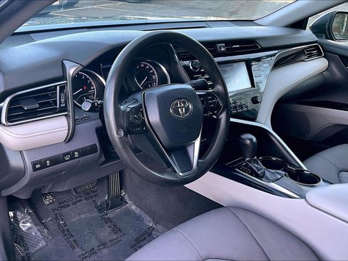 Used 2019 Toyota Camry LE image 13