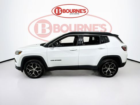 Used 2024 Jeep Compass Limited w/ Sun and Sound Group AWD/4WD image 8