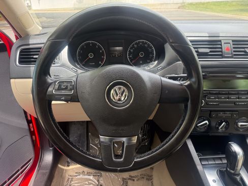 Used 2012 Volkswagen Jetta SE FWD image 15