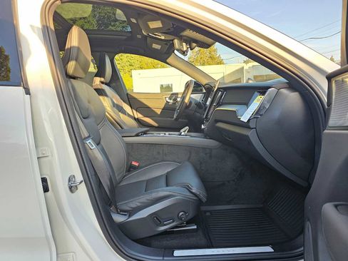 New 2026 Volvo XC60 B5 Ultra w/ Protection Package Premier AWD/4WD image 10