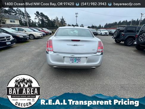 Used 2012 Chrysler 300 Limited RWD image 6
