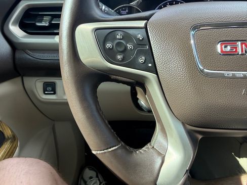 Used 2017 GMC Acadia Denali w/ Technology Package FWD image 32