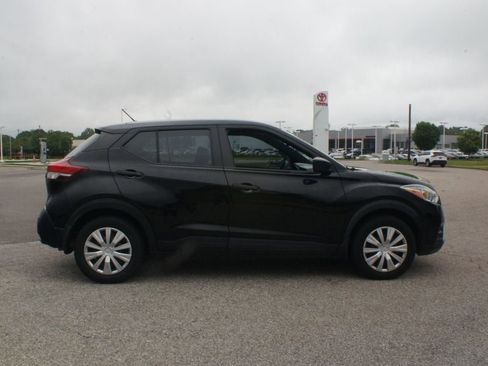 Used 2020 Nissan Kicks S FWD image 13