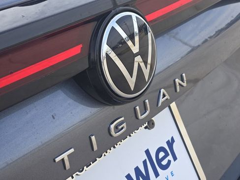 New 2026 Volkswagen Tiguan SE FWD image 7