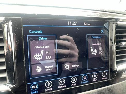 Used 2018 Chrysler Pacifica Touring-L Plus FWD image 14