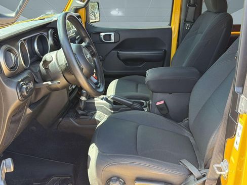 Used 2019 Jeep Wrangler Sport AWD/4WD image 5