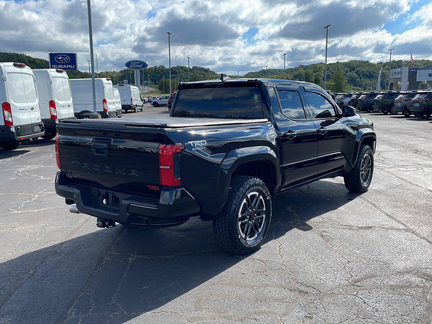 Used 2025 Toyota Tacoma TRD Sport AWD/4WD image 5