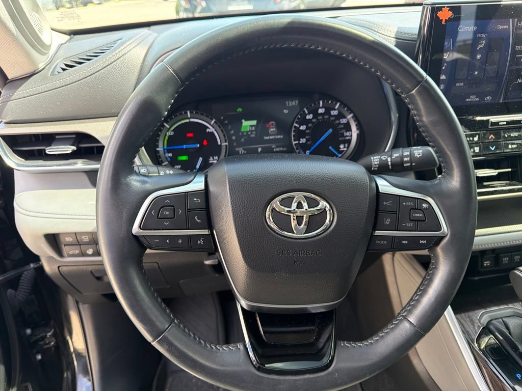 Used 2021 Toyota Highlander Limited AWD/4WD image 17