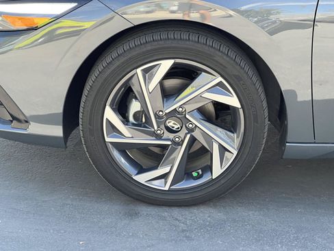 Certified 2026 Hyundai Elantra Limited FWD image 19
