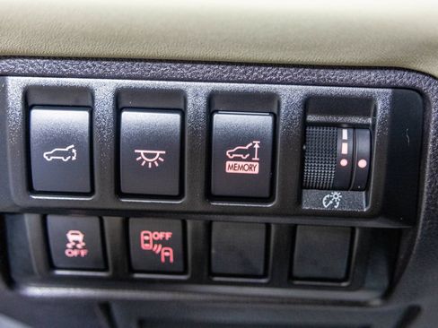 Used 2022 Subaru Ascent Touring AWD/4WD image 37