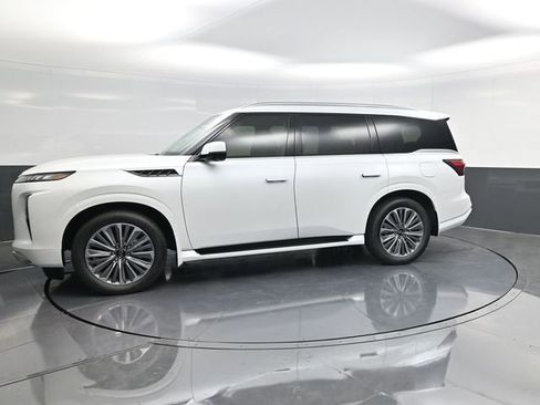 New 2026 INFINITI QX80 Luxe image 6