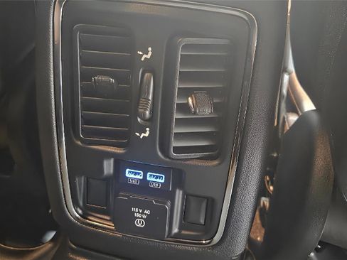 Used 2021 Jeep Grand Cherokee Limited image 17