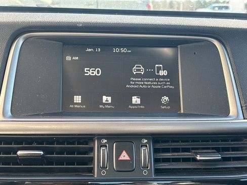 Used 2018 Kia Optima S image 12