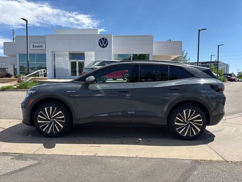 Used 2024 Volkswagen ID.4 Pro AWD/4WD image 2