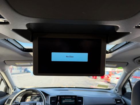 Used 2020 Honda Pilot Touring image 35