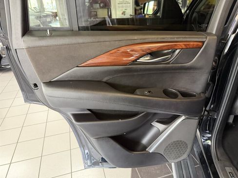 Used 2015 Cadillac Escalade Premium AWD/4WD image 27