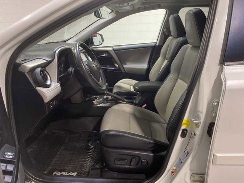 Used 2016 Toyota RAV4 Limited image 2
