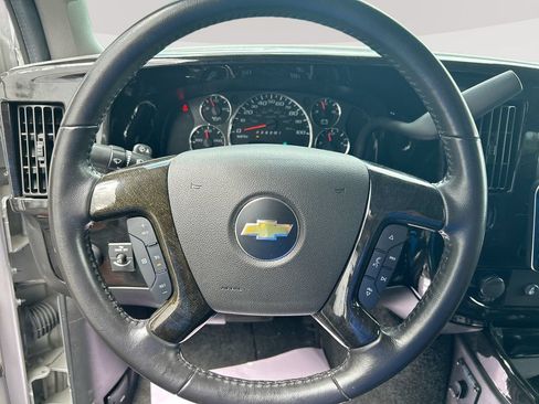 Used 2021 Chevrolet Express 2500 LS w/ Enhanced Convenience Package RWD image 30