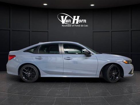 Used 2022 Honda Civic Sport image 2