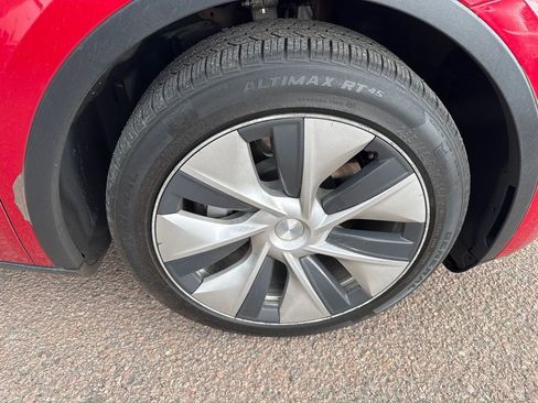 Used 2022 Tesla Model Y Long Range AWD/4WD image 15