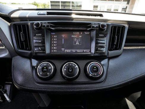 Used 2018 Toyota RAV4 LE w/ All Weather Liner Package AWD/4WD image 24