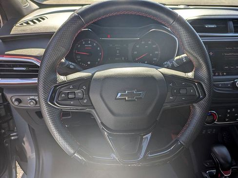 Used 2023 Chevrolet TrailBlazer RS image 19
