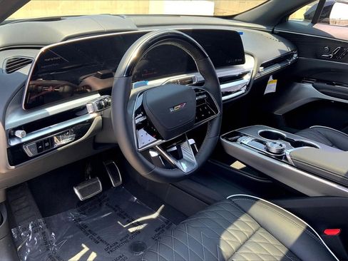 New 2026 Cadillac Lyriq V image 9