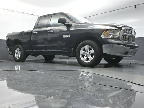 Used 2015 RAM 1500 Classic SLT RWD image 32