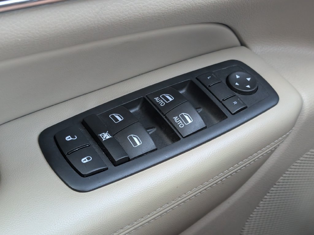 Used 2017 Jeep Grand Cherokee Limited AWD/4WD image 11