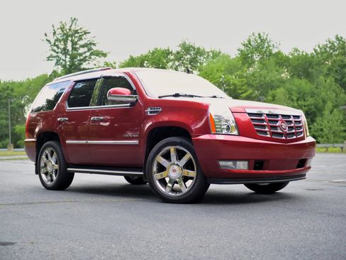 Used 2010 Cadillac Escalade Luxury AWD/4WD image 9