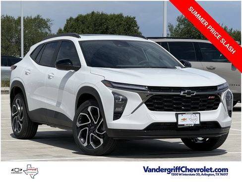 New 2026 Chevrolet Trax RS w/ Sunroof Package FWD image 2
