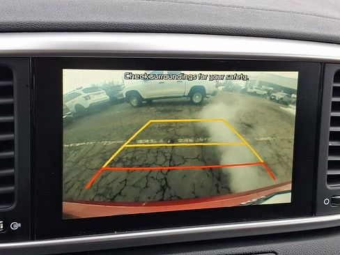 Certified 2022 Kia Sportage LX image 7