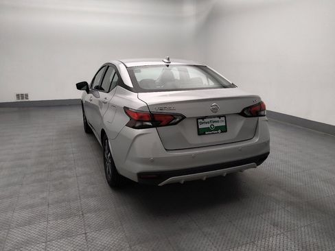 Used 2021 Nissan Versa SV FWD image 6