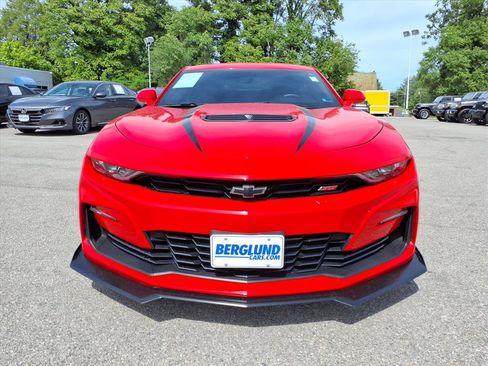 Certified 2021 Chevrolet Camaro SS RWD image 9