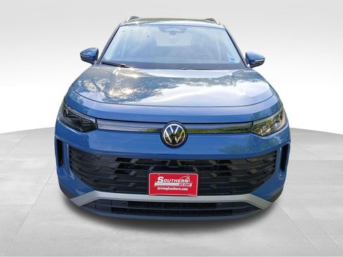 New 2026 Volkswagen Tiguan SE image 8