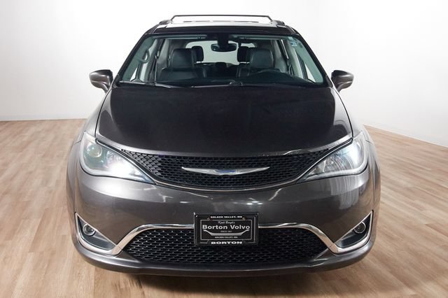 Used 2018 Chrysler Pacifica Touring-L Plus FWD image 2