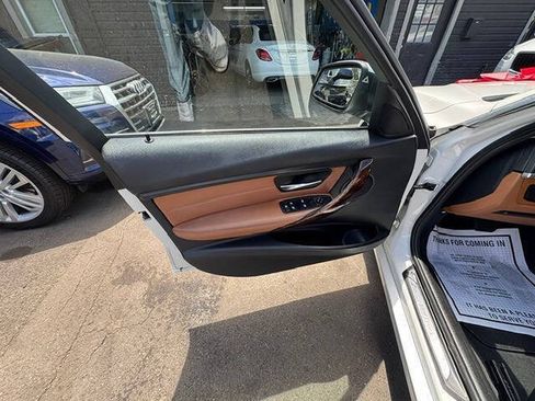 Used 2013 BMW 328i xDrive Sedan AWD/4WD image 9