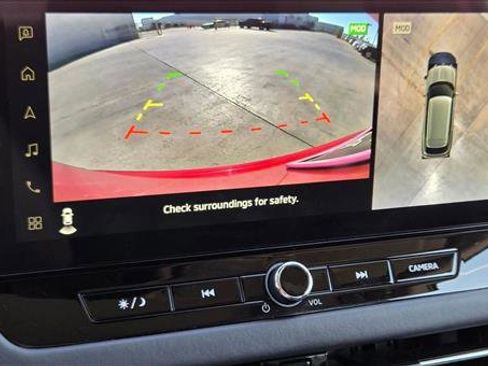 Used 2025 Mitsubishi Outlander SEL image 12