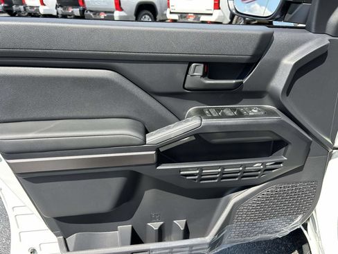 New 2026 Toyota 4Runner SR5 RWD image 17