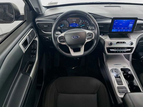 Used 2022 Ford Explorer XLT image 19
