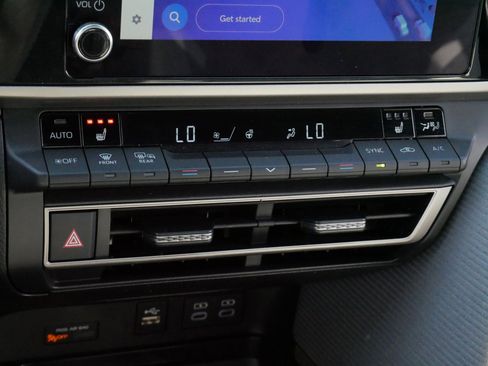 Certified 2025 Toyota Camry SE w/ Convenience Package AWD/4WD image 23