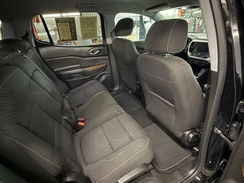 Used 2017 GMC Acadia SLE AWD/4WD image 30