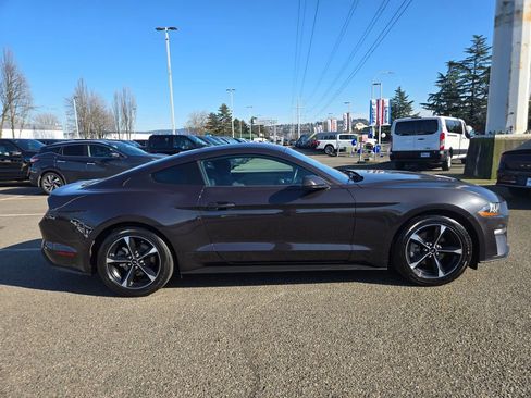 Used 2022 Ford Mustang Coupe image 4