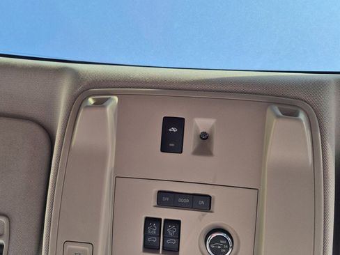 Used 2018 GMC Yukon XL Denali w/ Denali Ultimate Package image 13