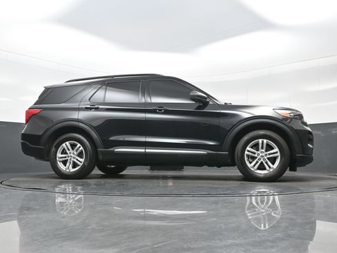 Used 2021 Ford Explorer XLT w/ Class III Trailer Tow Package AWD/4WD image 34
